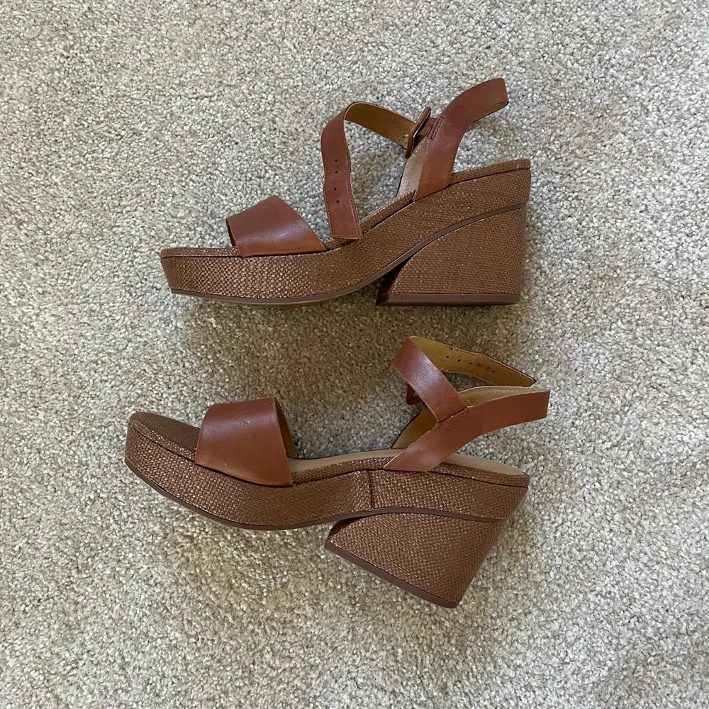 Crown Vintage Women's Brown Leather Wedge Heel Sandals Size 8.5 - Picture 3 of 8